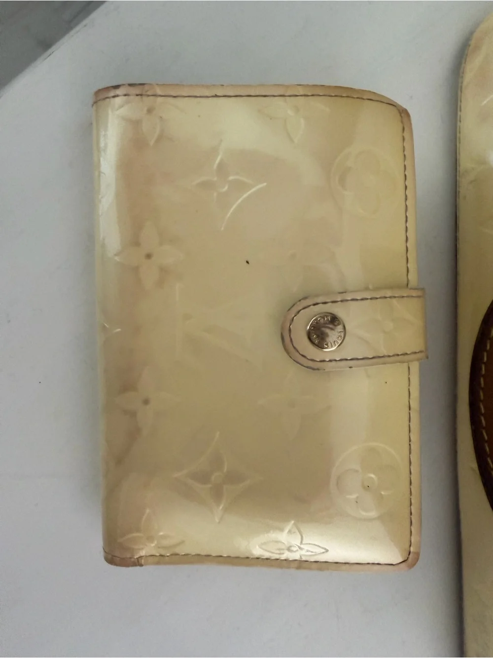Louis Vuitton Vernis Cream Patent Leather Tote with Wallet